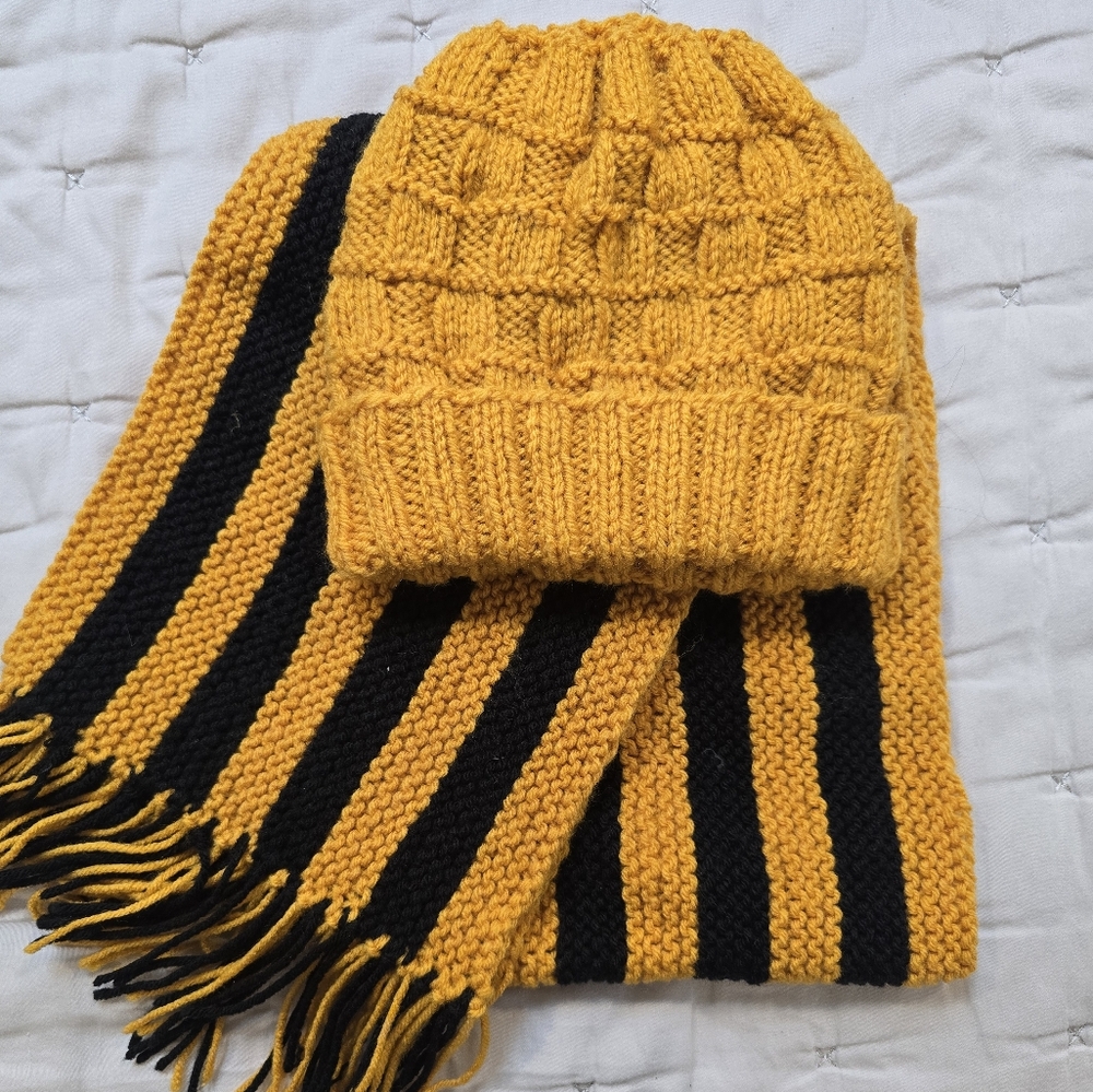 Yellow and Black Knit Hat and Scarf Set Army West Point Colors Women's